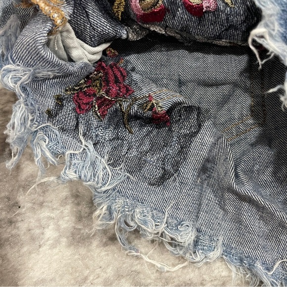 Free People Floral Lace Button Fly Jean Shorts - Picture 7 of 13